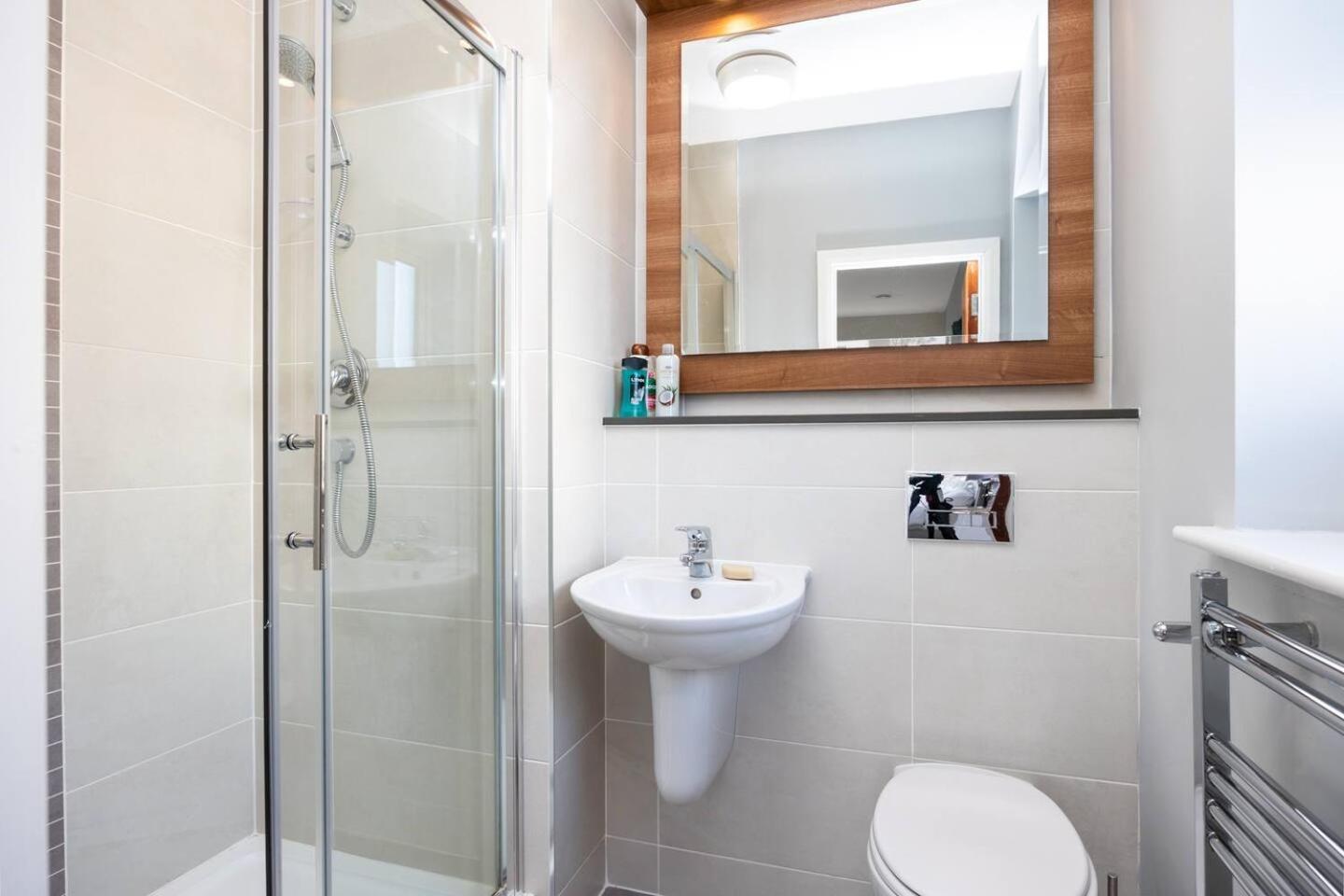 דן לירי Deluxe Seaview Apartment מראה חיצוני תמונה